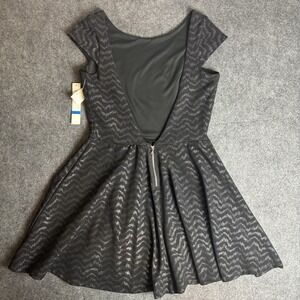 Snap Black Silver Shimmer Fit Flare Dress Juniors Size Large NWT   A4